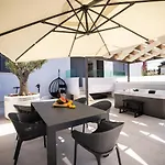 Sopic Luxury Apartment With Private Whirlpool